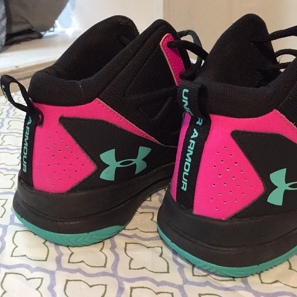 saucony waterproof running shoes